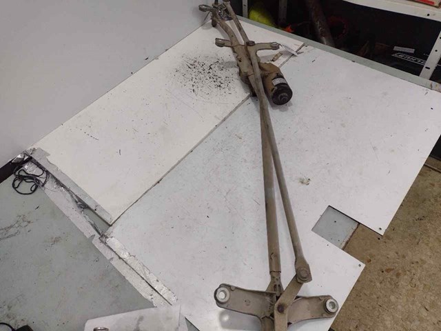 A6398200040 MERCEDES Varilla de limpiaparabrisas  en stock Gandía
