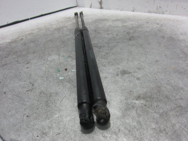 A6399800164 MERCEDES Amortiguador maletero  en stock Córdoba