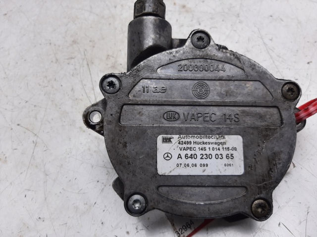 MERCEDES A6402300365 Bomba de vacío  disponible Lugo