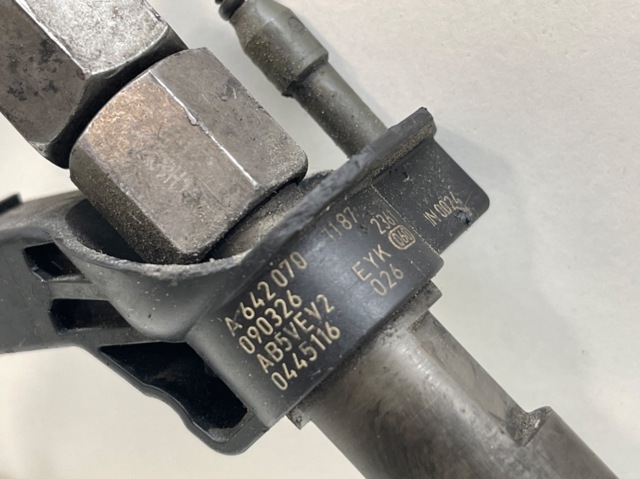 A6420701187 MERCEDES Inyector de combustible  comprar en Jaén