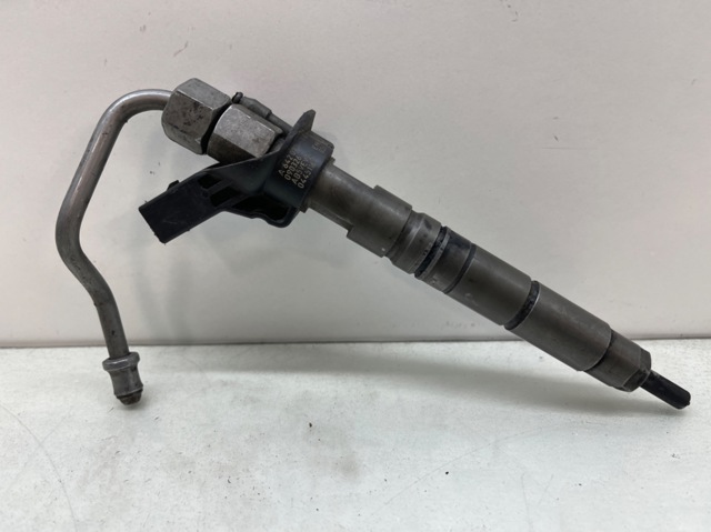 A6420701187 Inyector de combustible  disponible Utrera