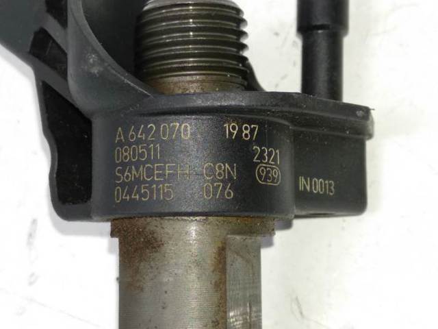 A6420701987 MERCEDES Inyector de combustible  disponible Alicante