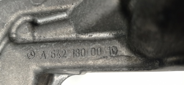 A6421800010 MERCEDES Portafiltro de aceite  comprar en Jaén