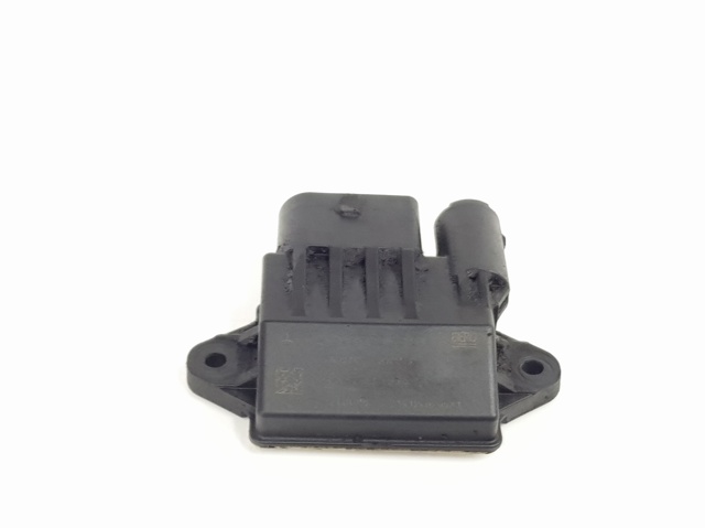 Relé de bujía de precalentamiento Mercedes R W251