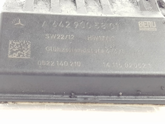 Relé de bujía de precalentamiento Mercedes R W251