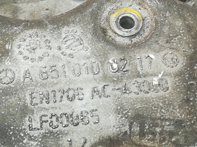 Tapa delantera de culata A6510100217 Mercedes