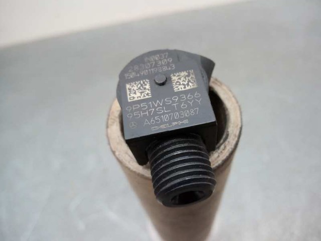 A6510703087 MERCEDES Inyector  en stock Gandía