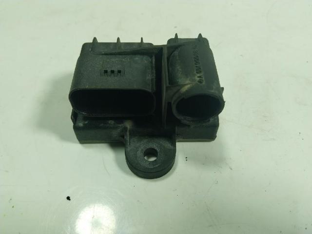 Relé de bujía de precalentamiento A6519008802 MERCEDES