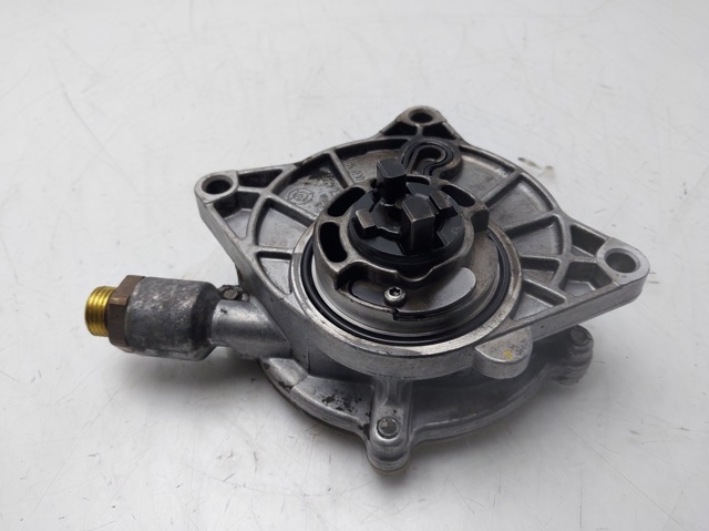 SSANG YONG A6652300465 Bomba de vacío  en stock Salamanca