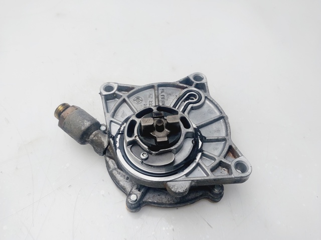 A6652300465 Bomba de vacío  disponible Utrera