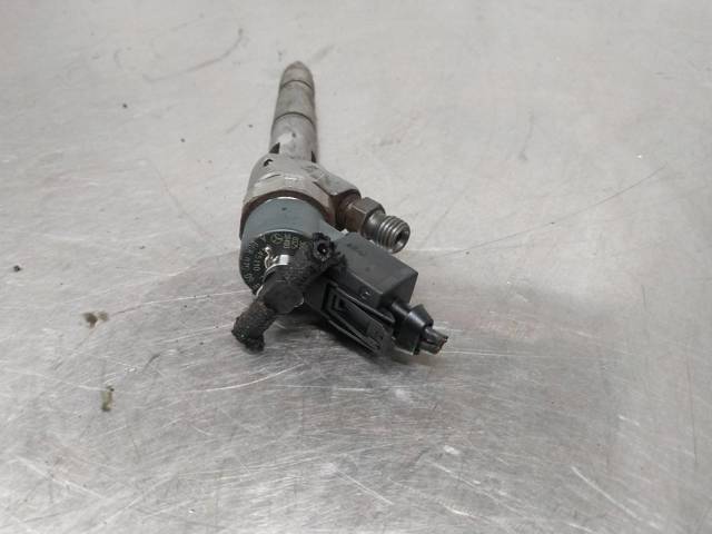 Inyector de combustible A6680700987 Mercedes