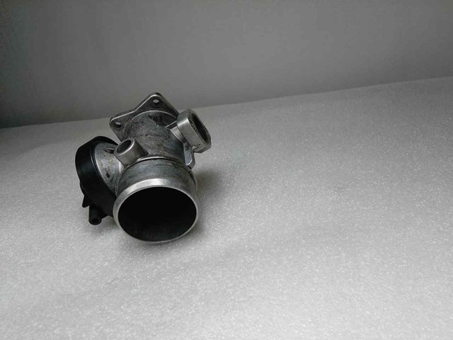 MERCEDES A6680900454 Válvula EGR de recirculación de gases  disponible Lugo