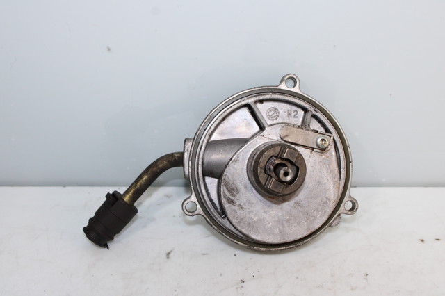 MERCEDES A6682300165 Bomba de vacío  en stock Valencia
