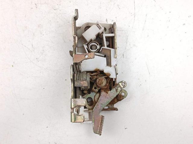 MERCEDES A9017200235 Cerradura de puerta delantera derecha  comprar en Ponferrada