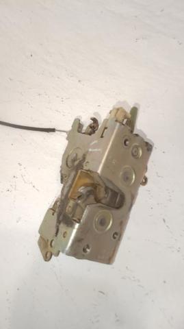 A9017200235 Cerradura de puerta delantera derecha  disponible Utrera