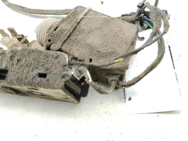 A9017201135 MERCEDES Cerradura de puerta delantera derecha  en stock Córdoba