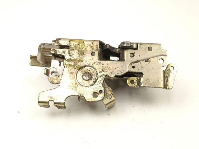 MERCEDES A9017201135 Cerradura de puerta delantera derecha  en stock Terrassa