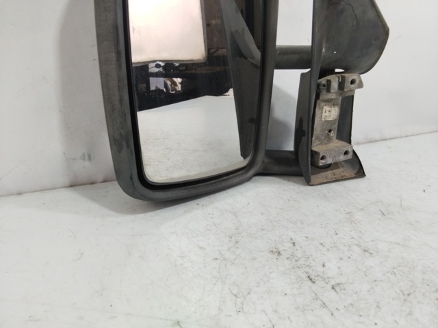 Espejo izquierdo A9018105516 MERCEDES