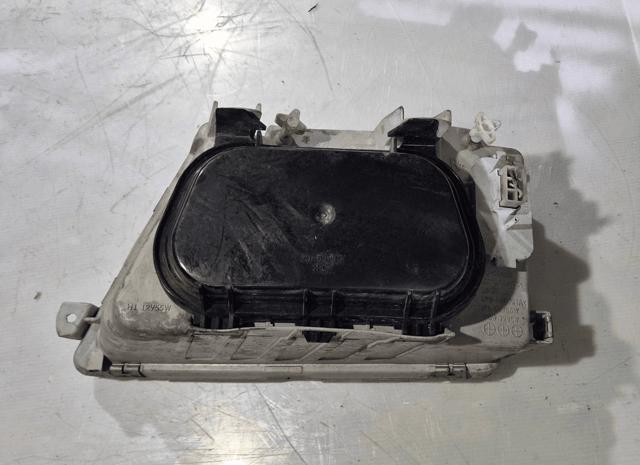 MERCEDES A9018200261 Faro derecho  disponible Valladolid