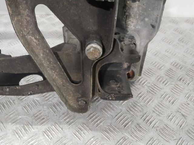 Subchasis delantero soporte motor Mercedes Sprinter 906