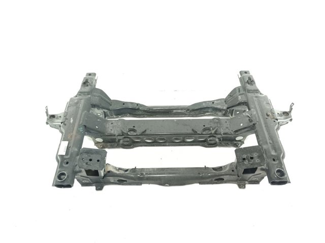 Subchasis delantero soporte motor Mercedes Sprinter 906