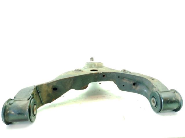 A9063304007 MERCEDES Brazo inferior izquierdo de la suspensión delantera  en stock Gandía