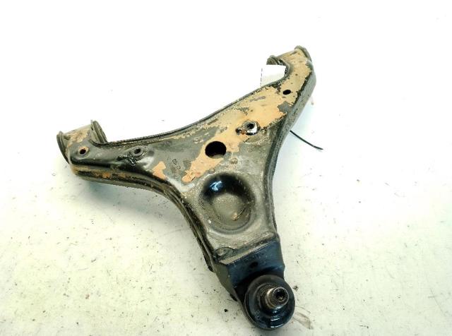 A9063304007 MERCEDES Brazo inferior izquierdo de la suspensión delantera  disponible Ourense