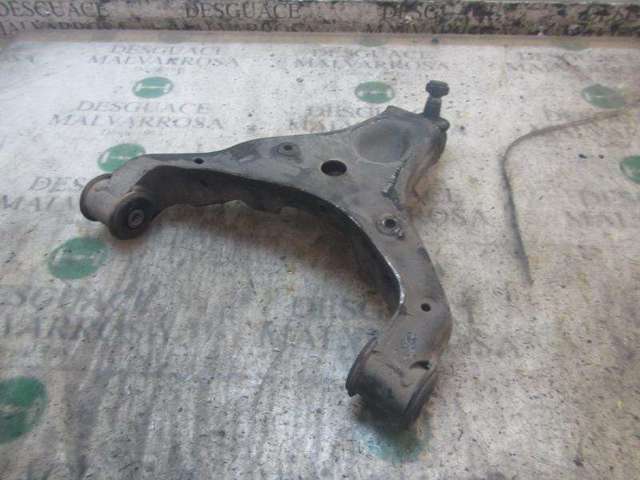 A9063304007 MERCEDES Brazo inferior izquierdo de la suspensión delantera  comprar en Oviedo