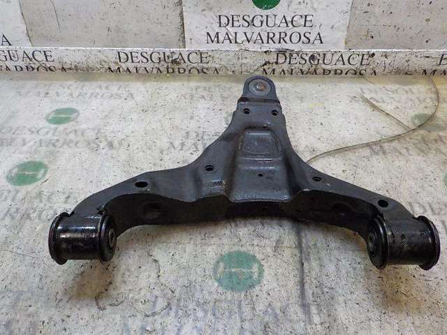 A9063304107 MERCEDES Brazo inferior derecho de la suspensión delantera  en stock Huelva
