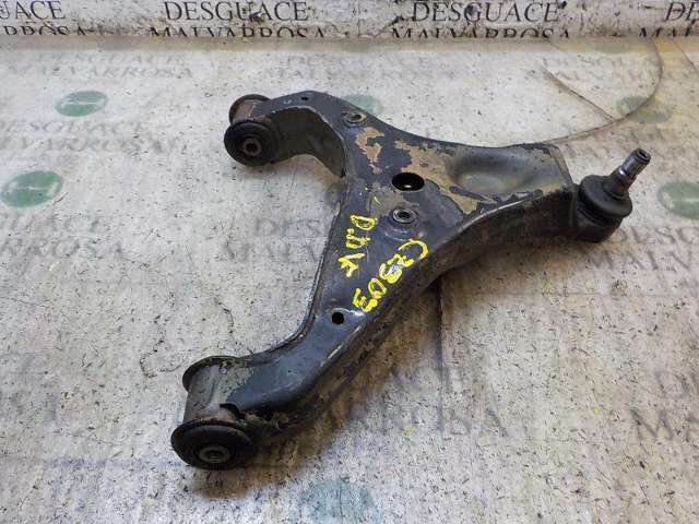 MERCEDES A9063304107 Brazo inferior derecho de la suspensión delantera  en stock Salamanca