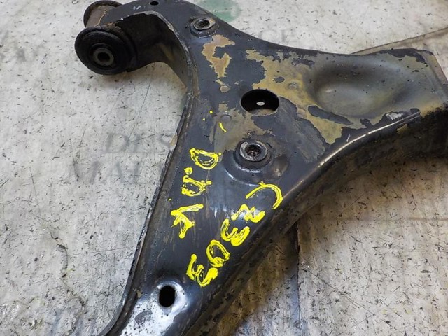 A9063304107 MERCEDES Brazo inferior derecho de la suspensión delantera  comprar en Jaén