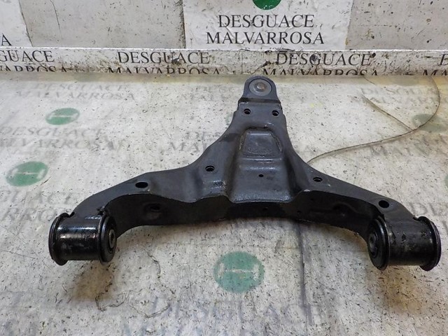 MERCEDES A9063304107 Brazo inferior derecho de la suspensión delantera  comprar en Albacete