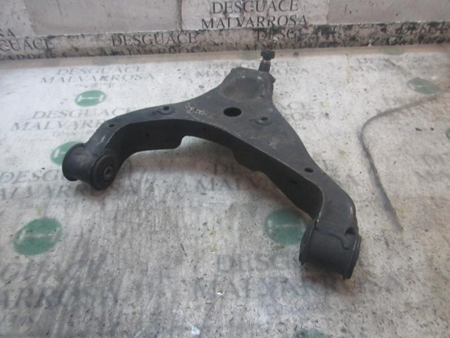 MERCEDES A9063304107 Brazo inferior derecho de la suspensión delantera  comprar en Albacete