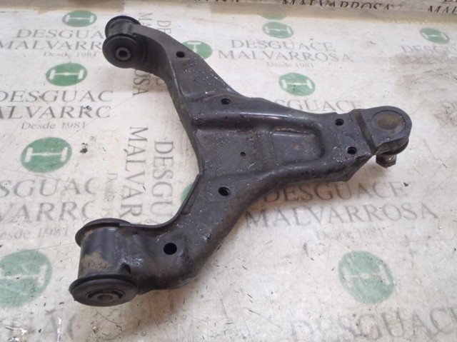 A9063304107 Brazo inferior derecho de la suspensión delantera comprar Sevilla