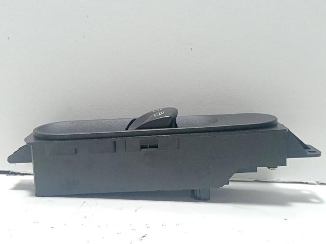 A9065451013 MERCEDES Interruptor de elevalunas delantera izquierda  en stock Huelva
