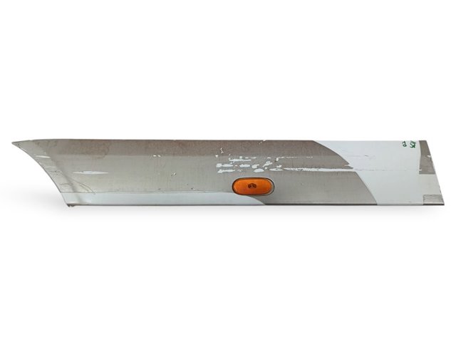 Moldura de guardabarro trasero derecho A9066903300 MERCEDES