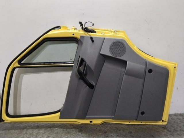 A9067200005 MERCEDES Puerta delantera izquierda  en stock Gandía