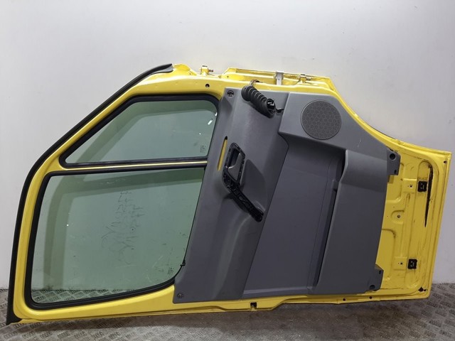 MERCEDES A9067200005 Puerta delantera izquierda  en stock Salamanca