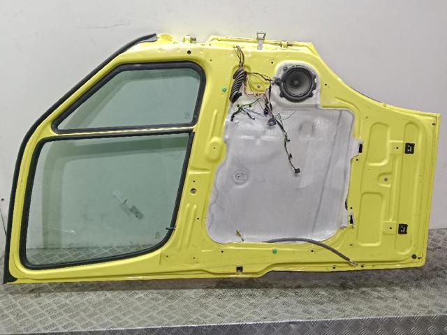 A9067200005 MERCEDES Puerta delantera izquierda  en stock Gandía