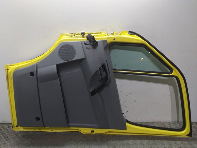 A9067200105 Puerta delantera derecha  disponible Burgos