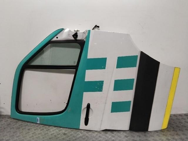 A9067200105 Puerta delantera derecha  en stock Sabadell