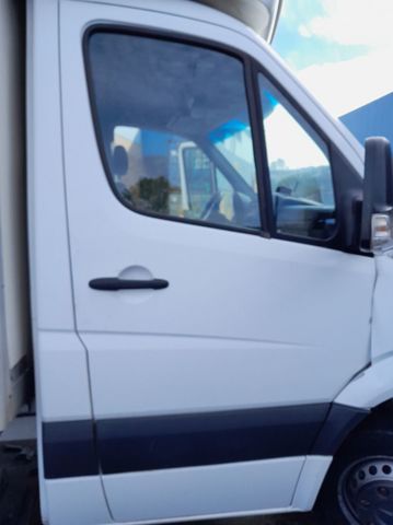 A9067200105 MERCEDES Puerta delantera derecha comprar Madrid