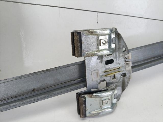MERCEDES A9067200146 Mecanismo de elevalunas de la puerta delantera derecha  disponible España