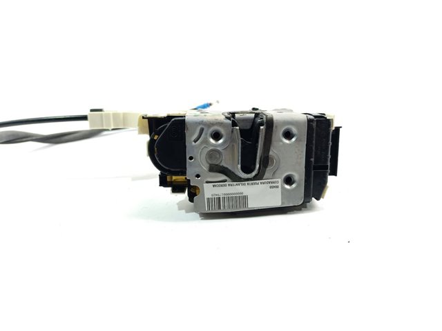 A9067201735 MERCEDES Cerradura de puerta delantera derecha comprar Alcalá