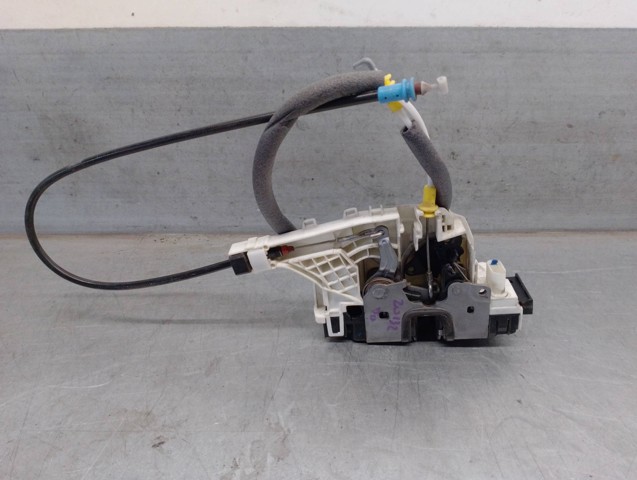 A9067201735 MERCEDES Cerradura de puerta delantera derecha comprar Bilbao