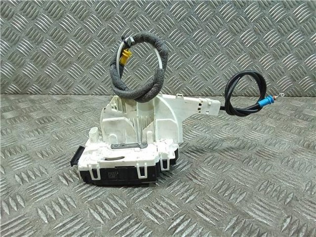 A9067201735 VAG Cerradura de puerta delantera derecha  comprar en Lleida