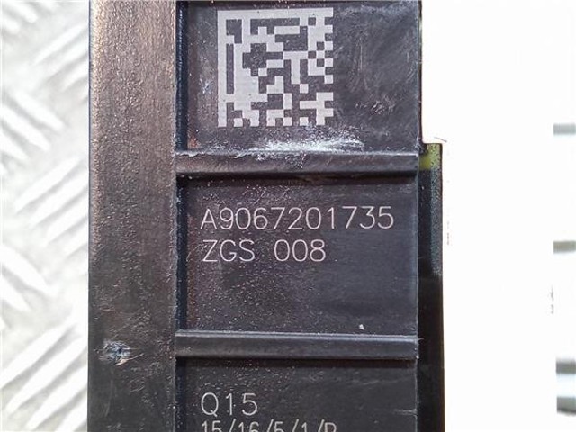 VAG A9067201735 Cerradura de puerta delantera derecha  comprar en Ponferrada