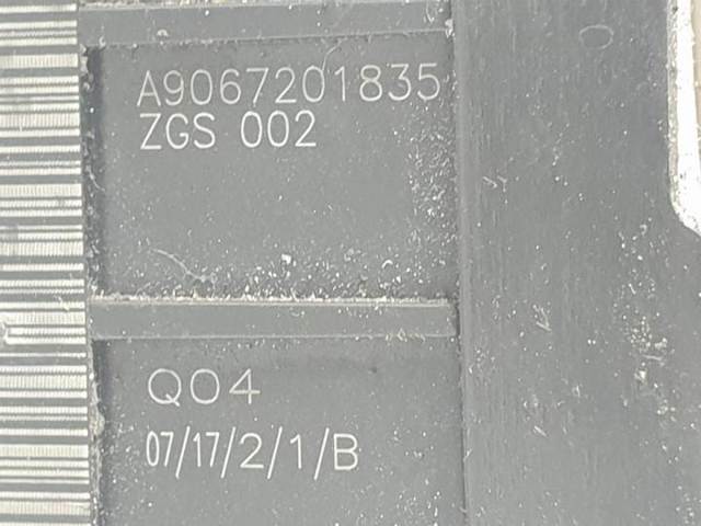 A9067201835 Cerradura de puerta delantera derecha  en stock Sabadell