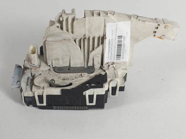 A9067201835 MERCEDES Cerradura de puerta delantera derecha  disponible Ourense