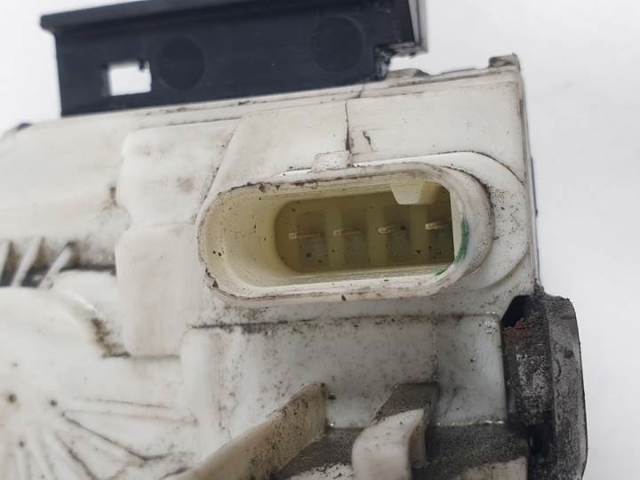 A9067201835 MERCEDES Cerradura de puerta delantera derecha comprar Bilbao